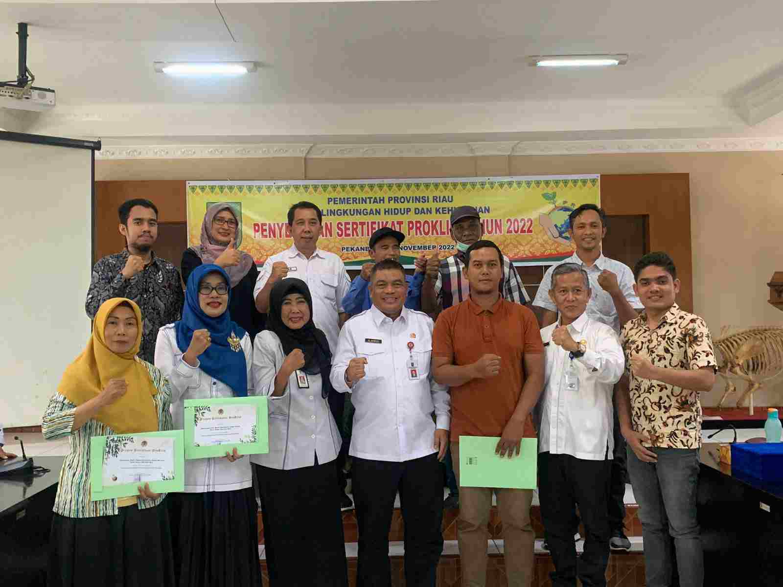 Tujuh Kelompok Program Kampung Iklim Binaan KPI RU II Dumai Raih Penghargaan DLHK Riau