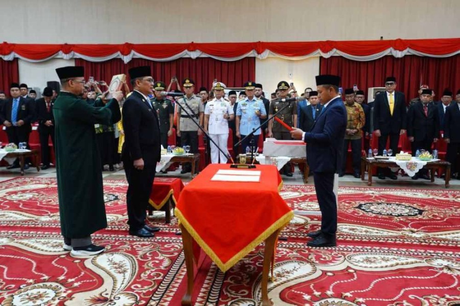 Pemerintah Riau Lantik Sekda Definitif