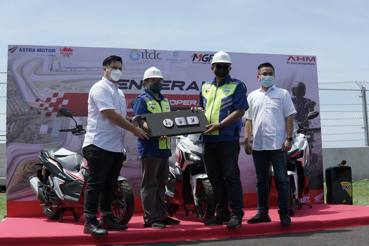 AHM Serahkan 40 Unit Honda ADV 150 Jadi Skutik Resmi Sirkuit Mandalika
