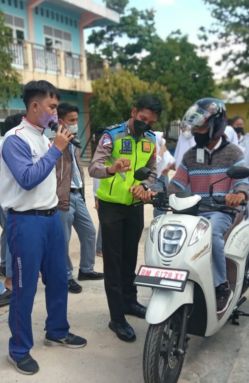 Tekan Kecelakaan Jalan Raya, CDN Riau Edukasi Ilmu Berkendara Bagi Pelajar
