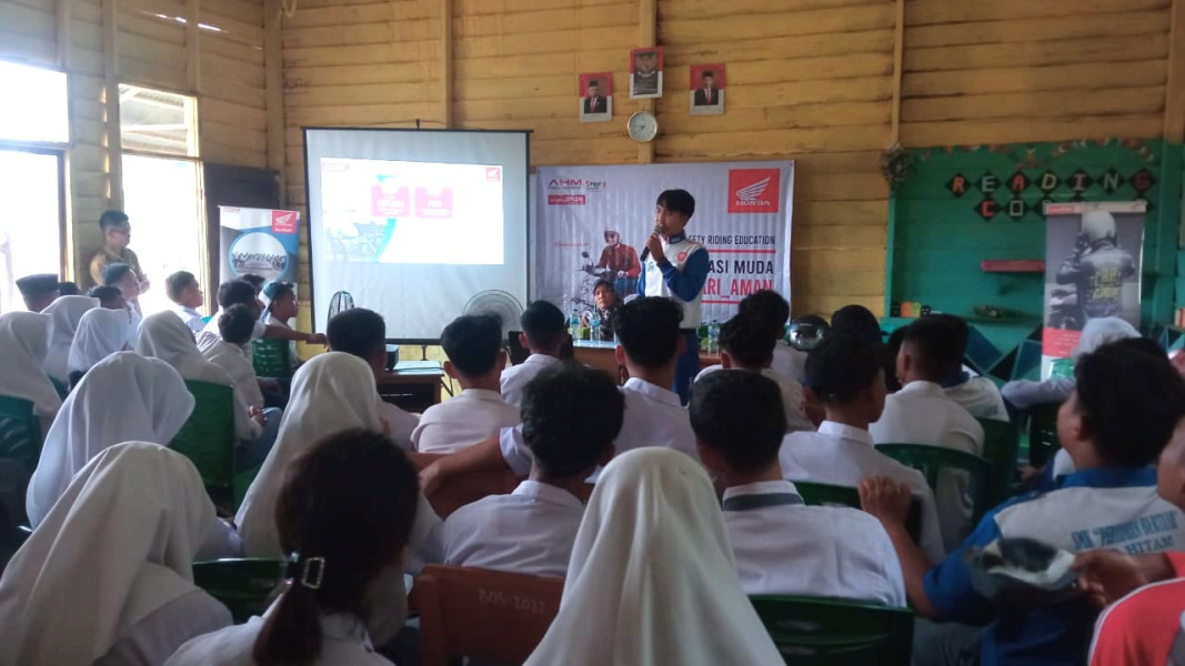 CDN Riau Edukasi Berkendara Murid SMKN 2 Ukui