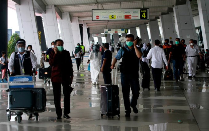 Momen Lebaran Rombongan WNA Cina Terus Datang di Bandara Soetta