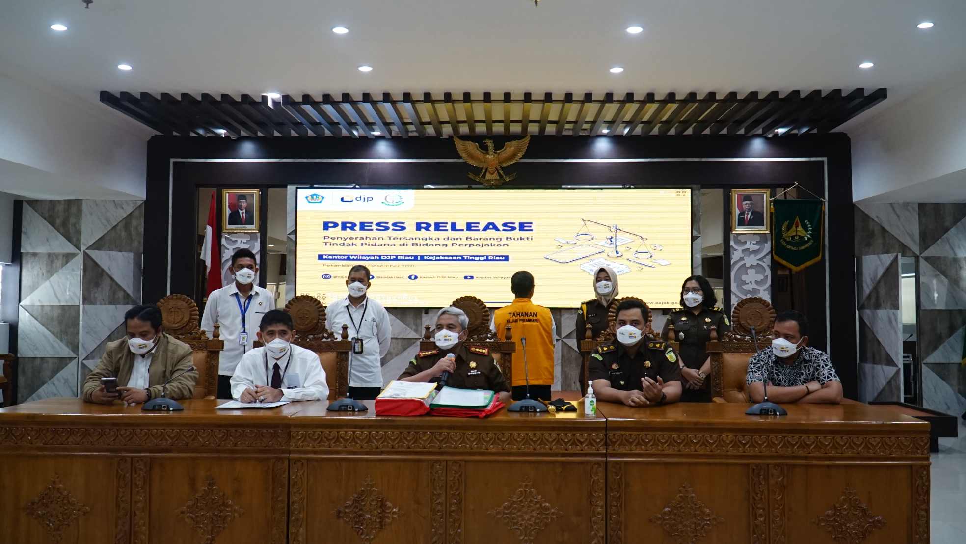 Tilap Pajak Rp15 Miliar, DJP Riau Serahkan Tersangka ke Kejari Pekanbaru