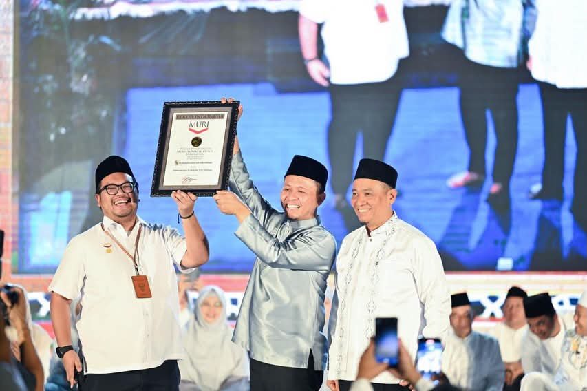 9.184 ASN Mengaji Tutup Hari Jadi Pekanbaru ke-242, Pemko Kembali Catat Rekor MURI