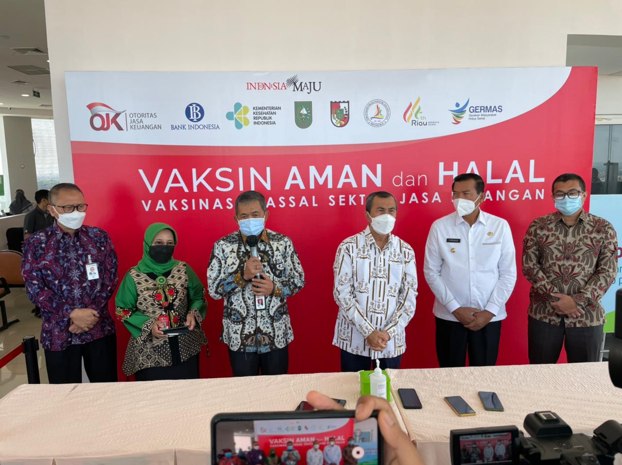 Gelar Vaksin Massal Sektor Keuangan, OJK Target 1.200 Dosis