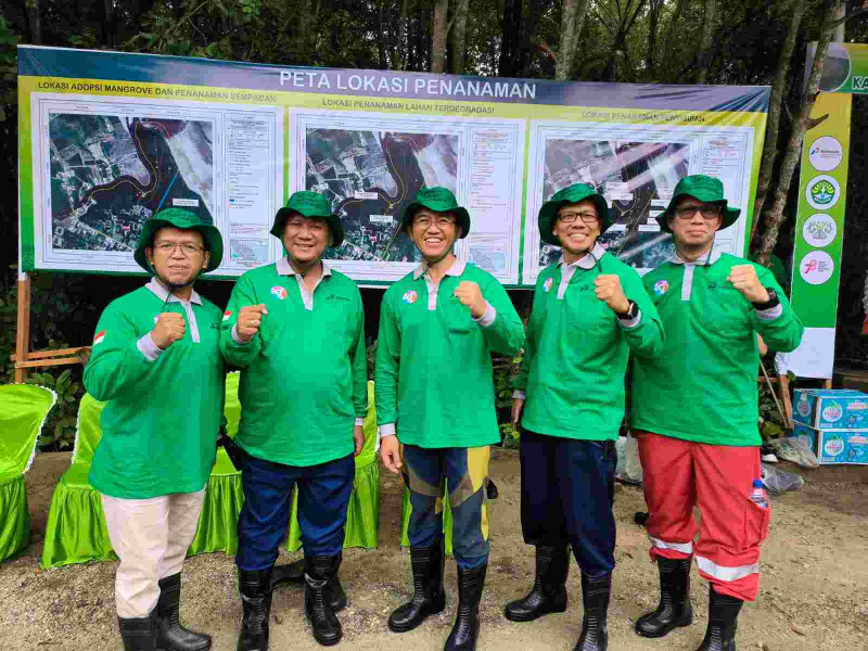 Wujudkan Net Zero Emission dan Biodiversity, RDMP Kilang Pertamina Dumai Tanam 7800 Mangrove
