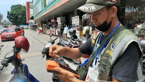 Parkir Non Tunai Mulai Diterapkan di Pekanbaru