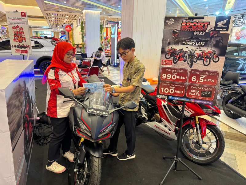 Capella Honda Pameran Honda Sport MotoShow di Living World