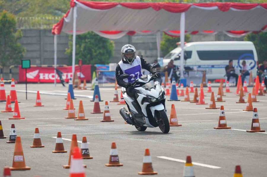 Semangat Kemerdekaan di Jalan Raya, Capella Honda Ingatkan Disiplin dan Keselamatan Berkendara