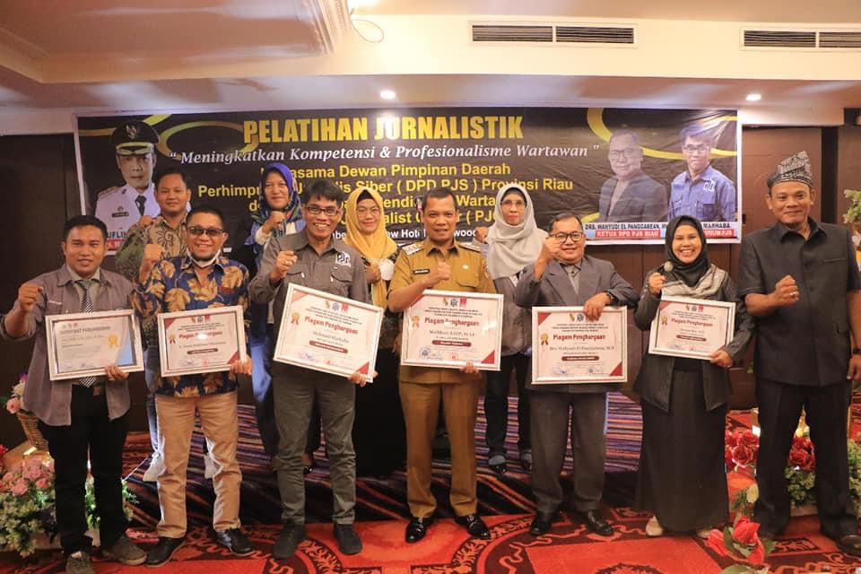 Walikota Pekanbaru Buka Pelatihan Jurnalistik PJS Riau dan PJC