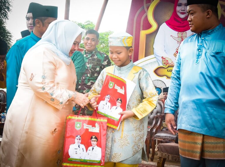 Halal Bihalal Pemkab Bengkalis Hadirkan Akil dan Koh Dennis Lim