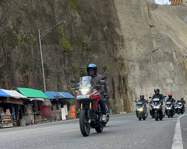 Sensasi Berkendara Premium Honda PCX160, Jurnalis dan Vlogger Jajal Ketangguhan hingga Lembah Harau