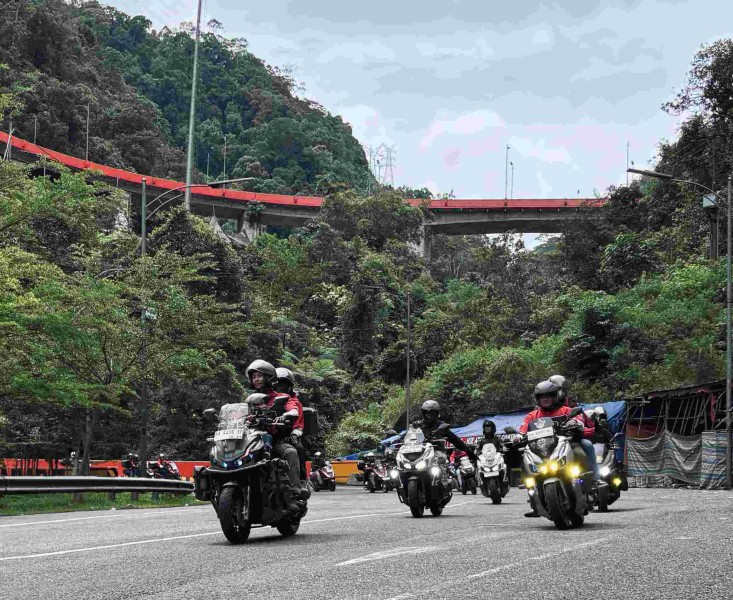 Capella Honda Ajak Bikers Jelajah Ranah Minang bersama Skuter Premium PCX & ADV160