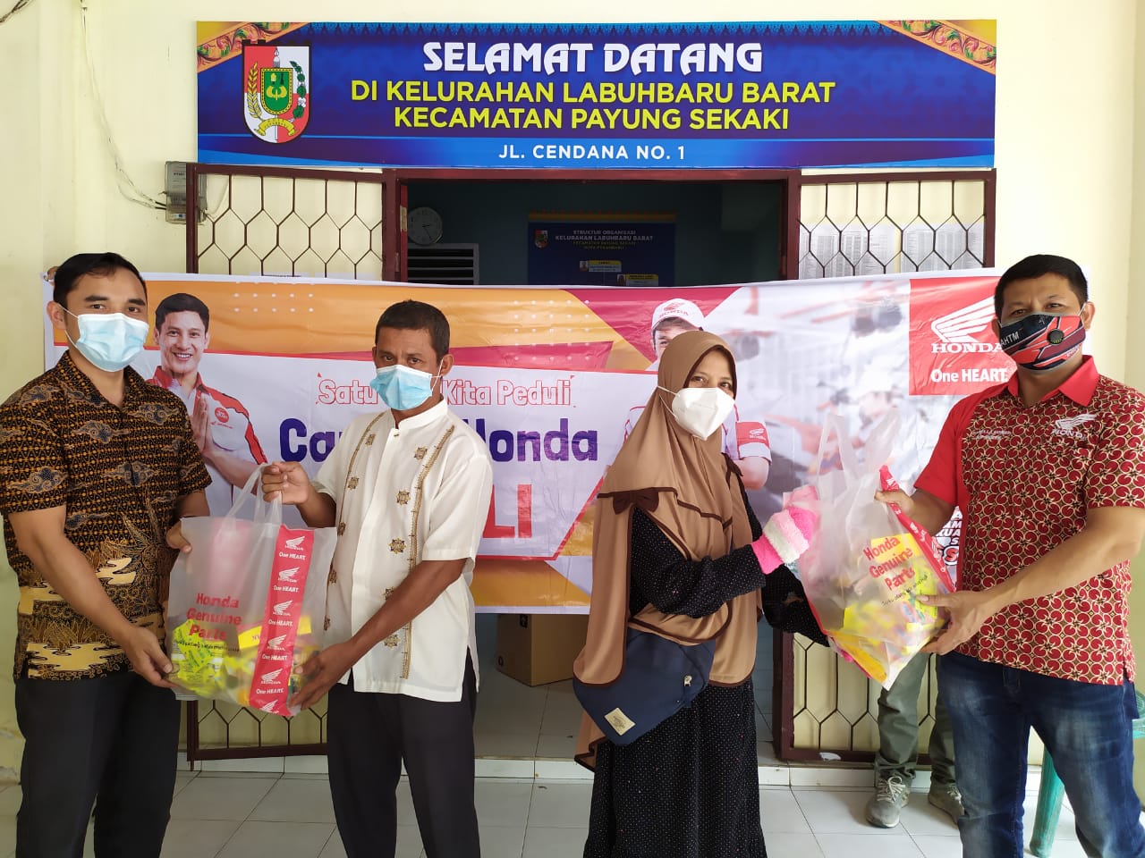 Capella Honda Peduli Salurkan 100 Paket Sembako