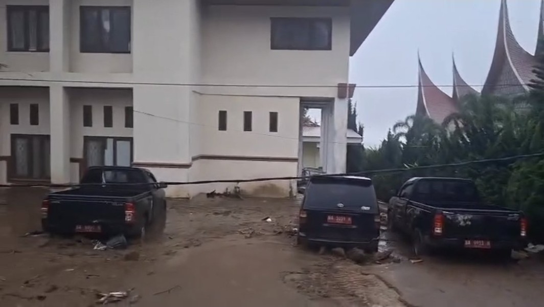 Banjir Bandang Terjang Kabupaten Solok, 32 Warga Mengungsi