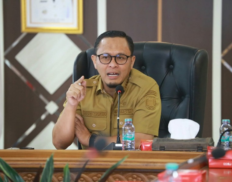 Walikota Pekanbaru Ancam Potong TPP Pegawai yang Merokok Didalam Kantor