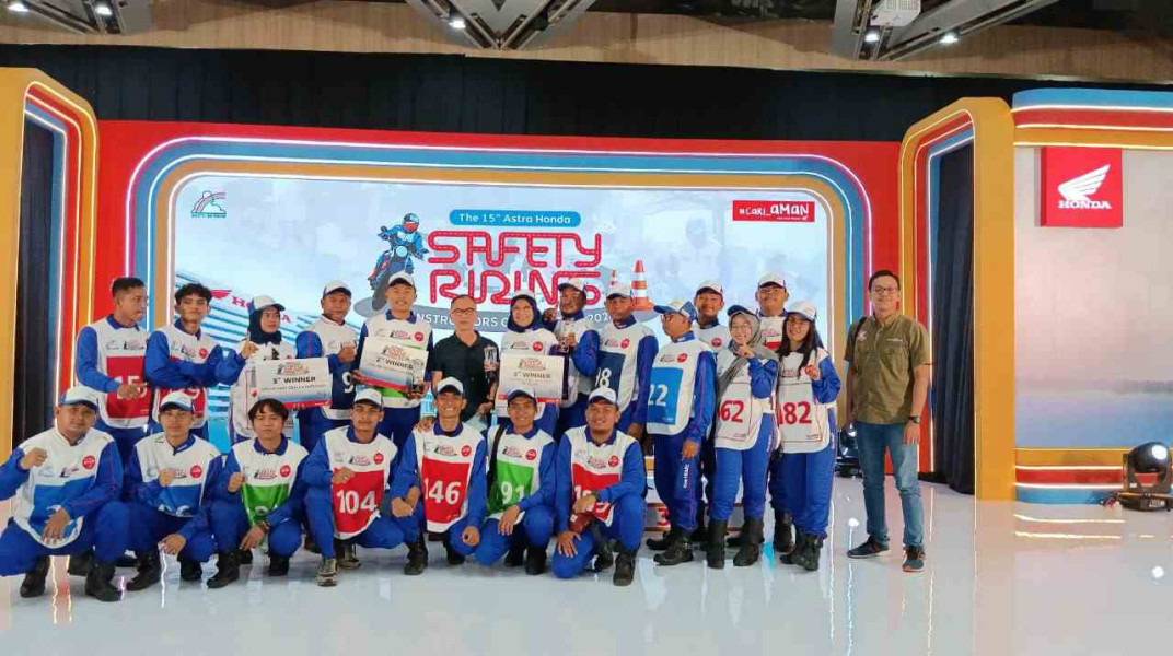 Capella Honda Raih Tiga Medali Safety Riding Competition
