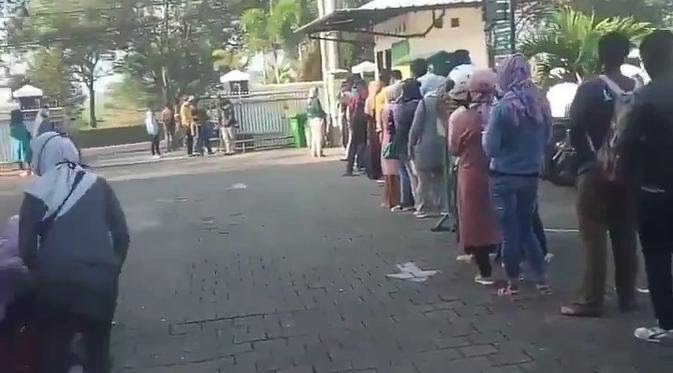 Antrian Panjang Sidang Perceraian Tersebar di Media Sosial, Simak Faktanya