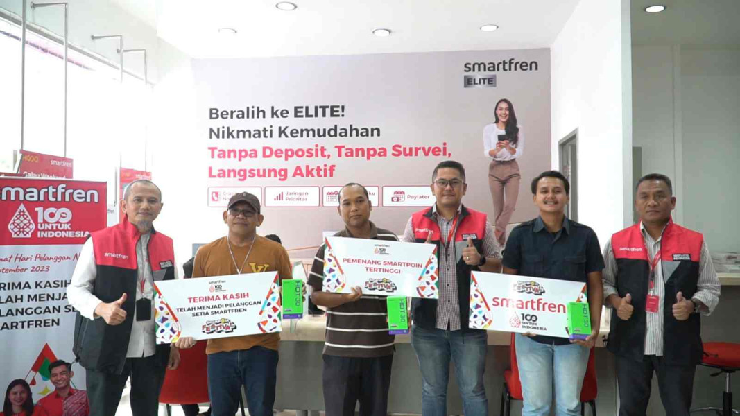 Smartfren Beri Smartphone Pelanggan Setia di Medan