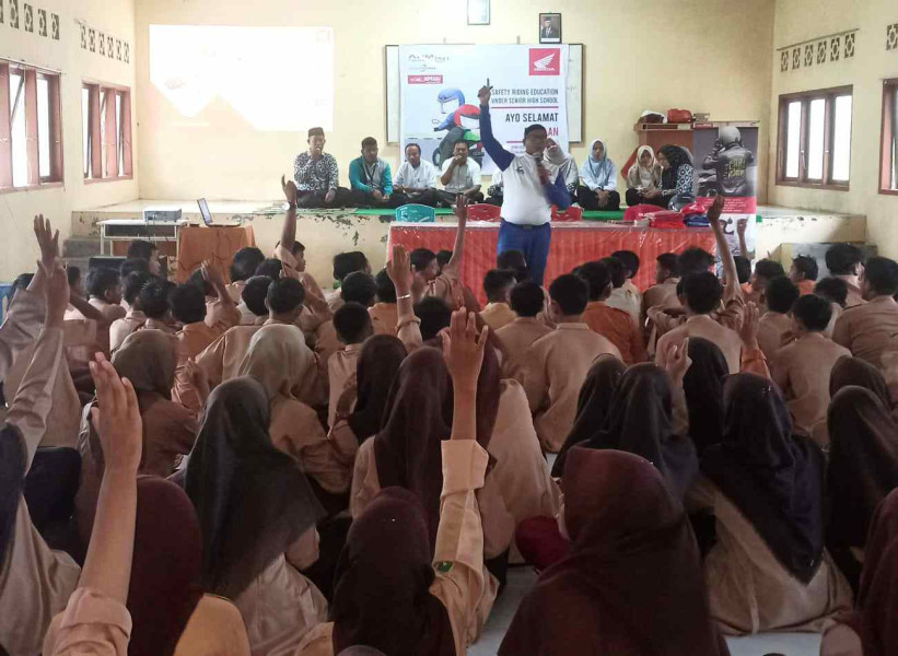 Capella Honda Edukasi Berkendara 150 Peserta dari SMPN 5 Tambang