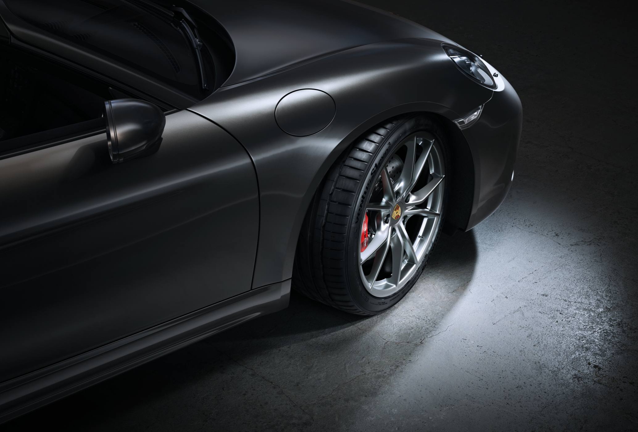 Hankook Tire kembali Jadi Mitra Strategis Produsen Mobil Sport Premium Porsche