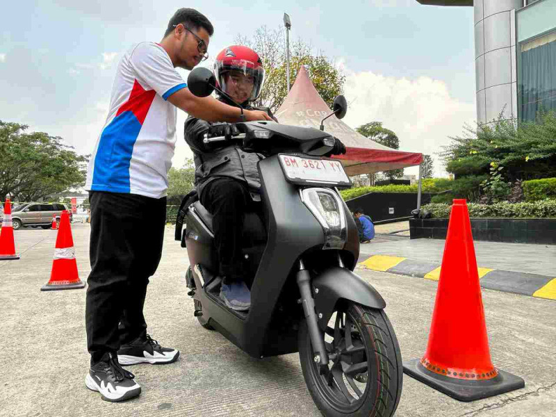 Motor Listrik Honda Resmi Hadir di Riau
