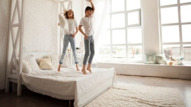 Ingin Dekorasi Kamar, Lebih Baik Pilih Pakai Karpet Atau Lantai Kayu