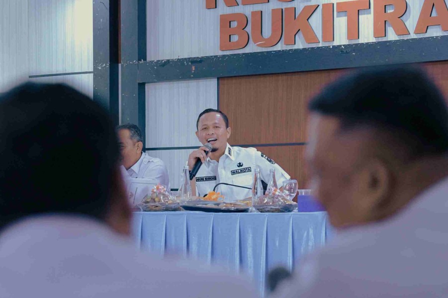 Walikota Pekanbaru Evaluasi Kinerja Camat dan Pelayanan Publik
