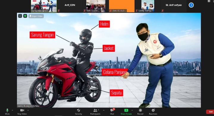 Lewat Webinar, Capella Honda Riau Edukasi Keselamatan Berkendara Murid SMK Teknologi Balam