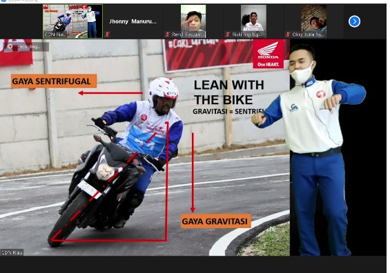 Lewat Webinar, Honda Salurkan Ilmu Berkendara Murid SMK 5 Pekanbaru