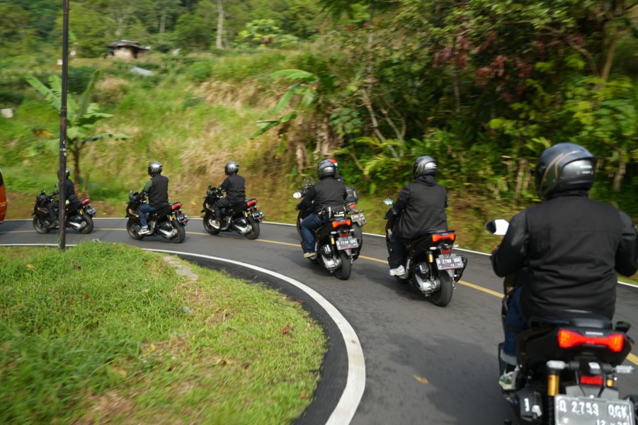 HBD 2025, Jurnalis dan Vlogger Jajal Ketangguhan Honda ADV160 dari Ciwidey ke Garut