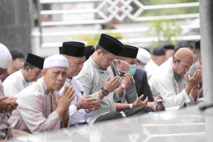 Pekanbaru Salat Istisqa Serentak, Doa Warga untuk Hujan dan Keselamatan Petugas