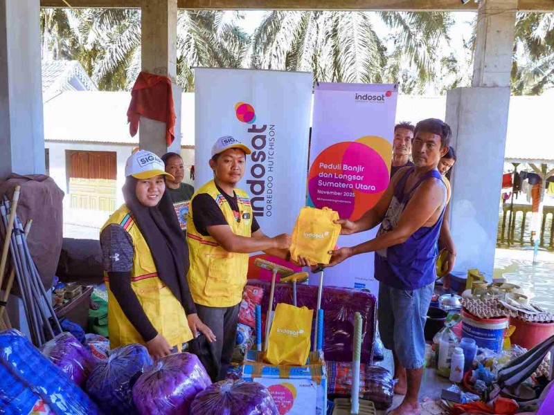 Indosat Beri Bantuan Kemanusiaan bagi Warga Terdampak Bencana di Langkat