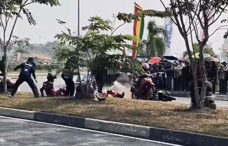Pebalap Jatuh Beruntun di Kejuaraan Piala Walikota Pekanbaru
