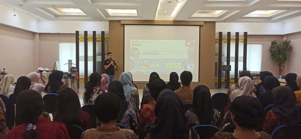 Gelar Seminar Hari Kartini, CDN Riau Ajak Perempuan Selamat di Jalan