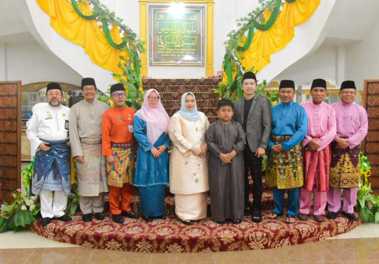 Bupati Bengkalis Jamu Ustad Koh Dennis di Wisma Daerah Sri Mahkota