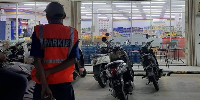 Walikota Pekanbaru Wacanakan Pajak Parkir Indomaret dan Alfamart