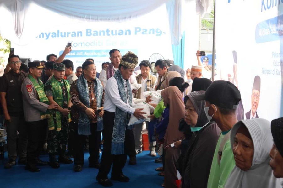 BULOG Percepat Penyaluran 18.578 Ton Beras Bantuan di Riau