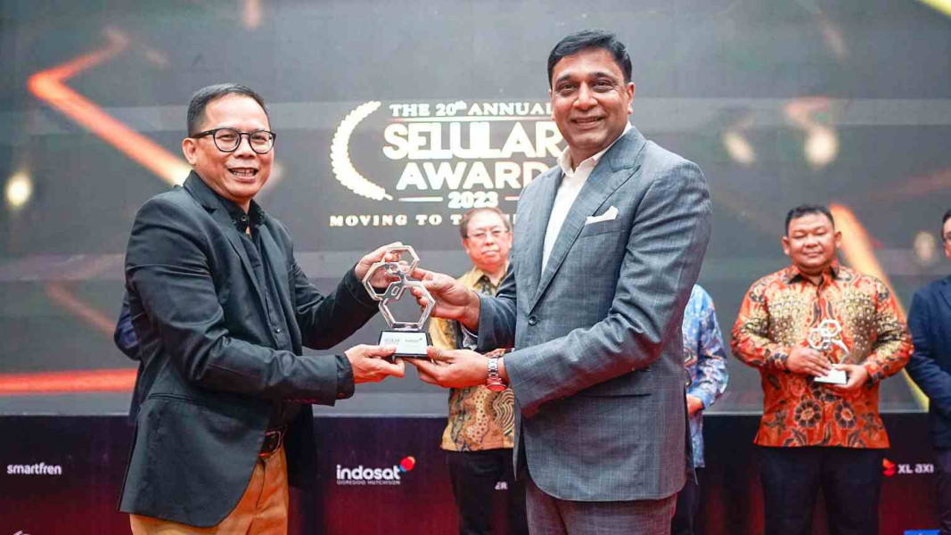 Bawa Indosat Tumbuh Memberdayakan Indonesia, Vikram Sinha Raih CEO of The Year 2023
