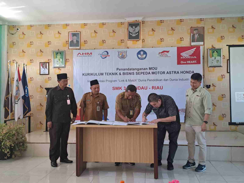 Melalui CDN Riau, AHM Teken Kerjasama Bidang Otomotif SMKN 3 Mandau