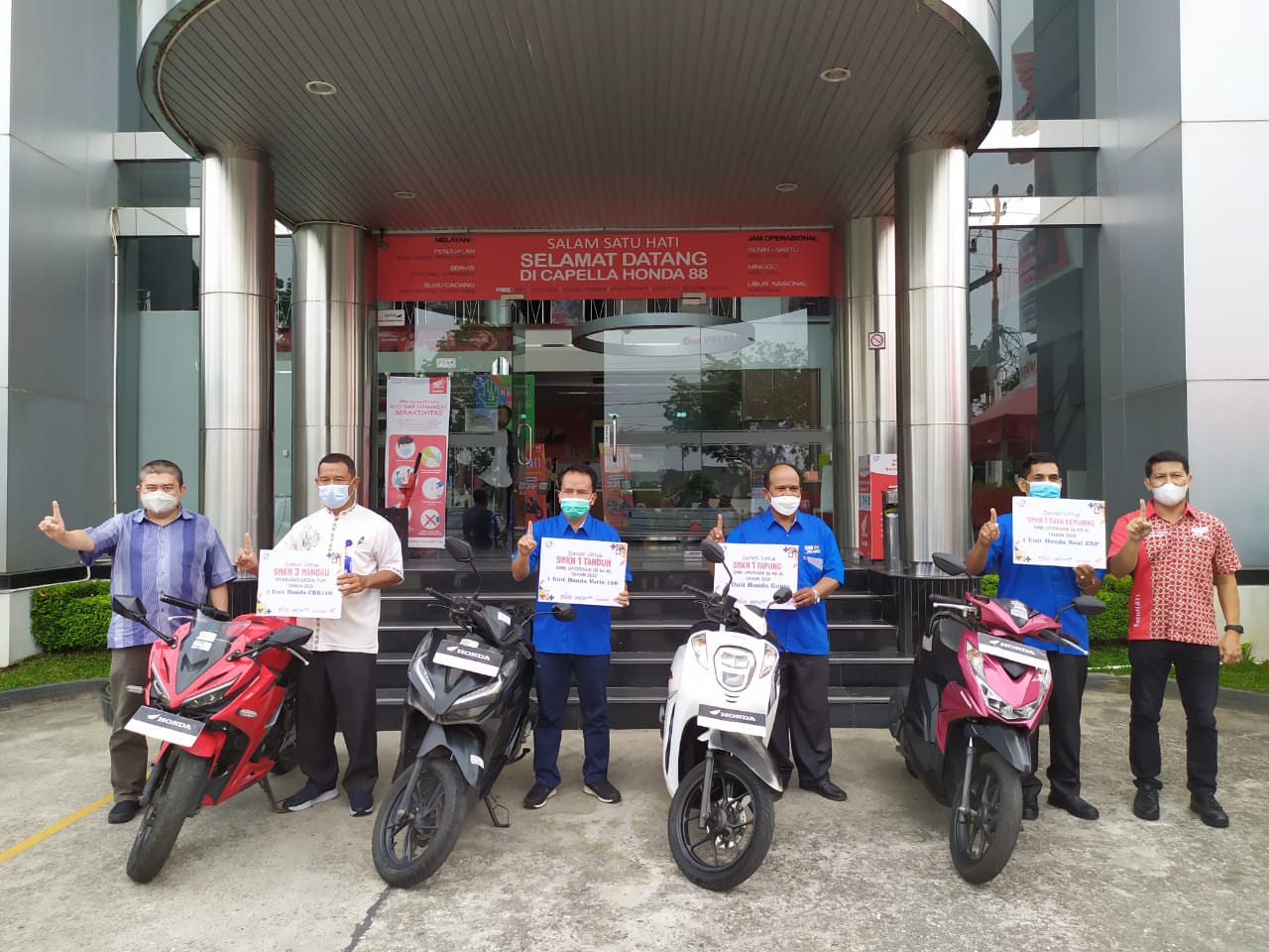 CDN Riau Donasi Sepeda Motor ke Sekolah Binaan
