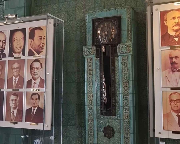 Jam Antik Jadi Saksi Sejarah, Simbol Komoditas Hindia Belanda Terpahat di Museum BI