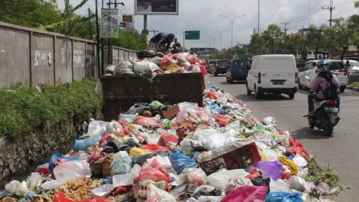 Kontrak Segera Berakhir, Angkutan Sampah di Pekanbaru Belum Dilelang