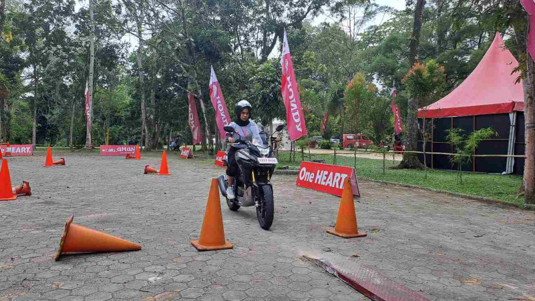Capella Honda Beberkan Tips #Cari_aman di Persimpangan Jalan