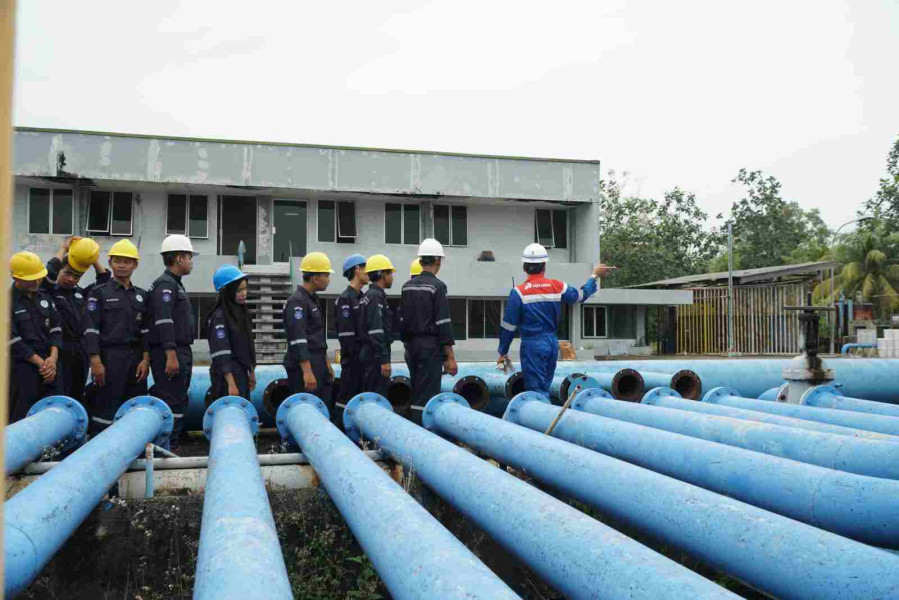 Siswa SMKN 5 Belajar Proses Pengolahan Air Bersih di PT KPI Unit Dumai
