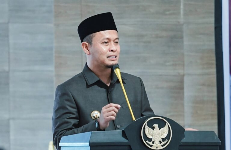 Walikota Agung Tekankan Pejabat Pemko Pekanbaru Gerak Cepat Layani Warga
